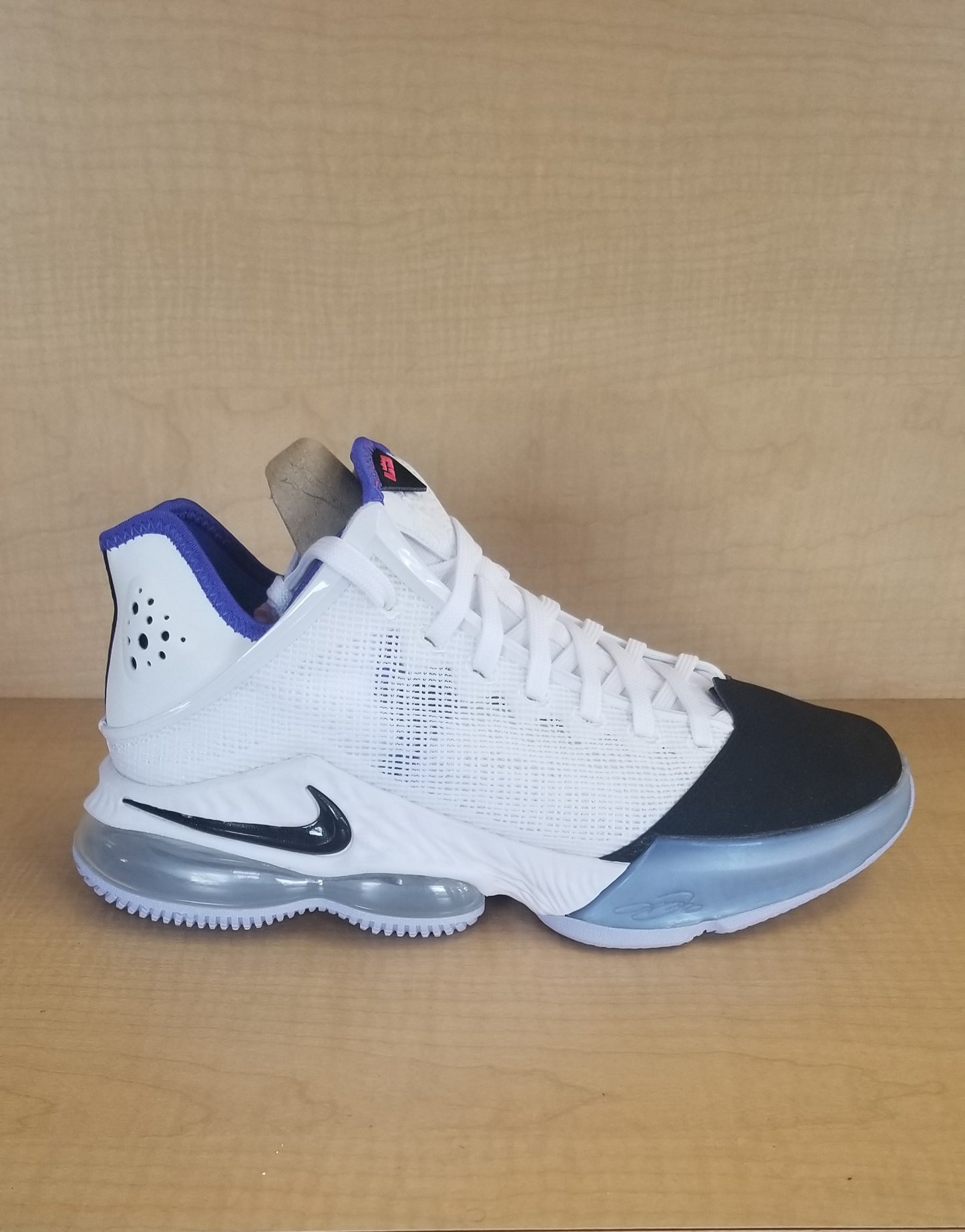 Lebron XIX Low