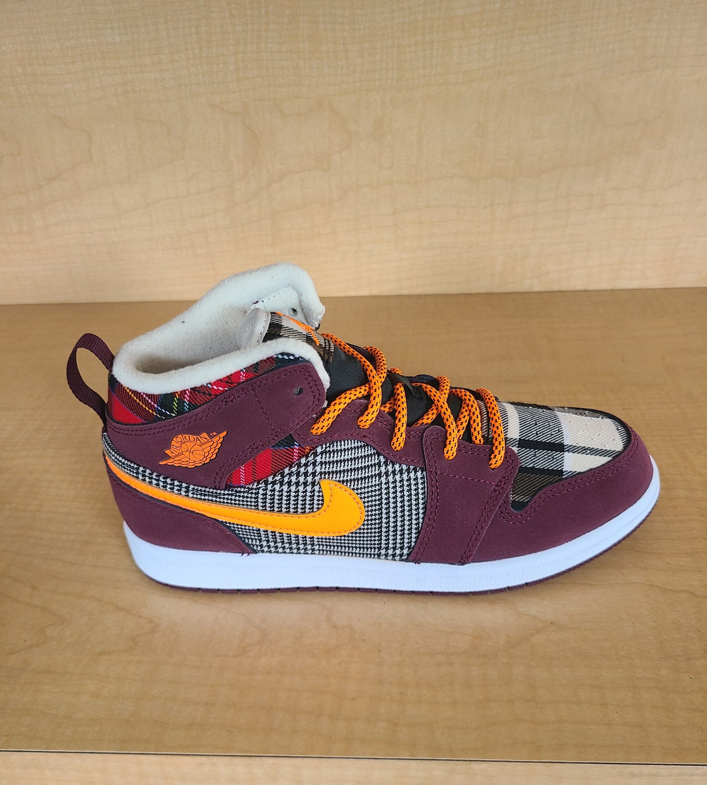 Air Jordan 1 Mid SE